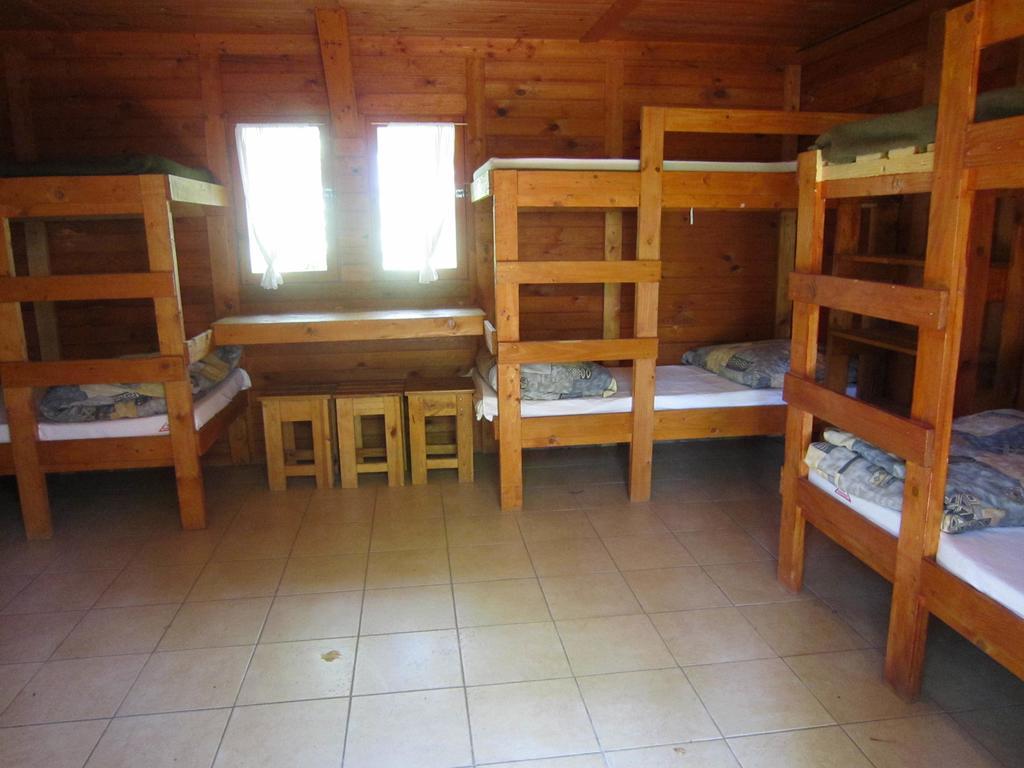 Nyirfaliget Lovaskemping Es Turistahaz Hotel Mestecǎneşti Exterior foto